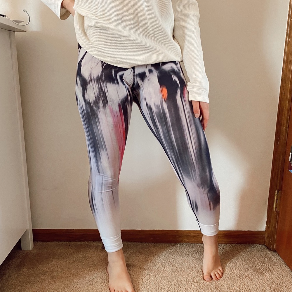 Lulu lemon leggings! - Picture 2 of 3